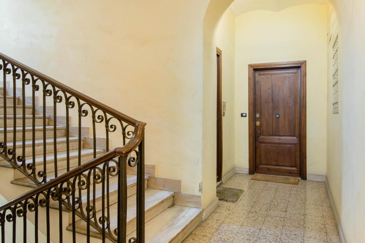 Domina Apartment Colosseum Rome Exterior photo